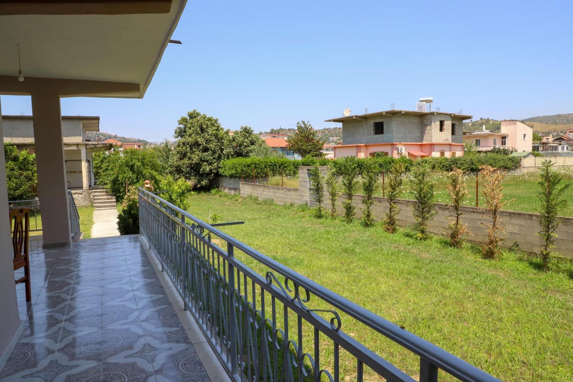 Villa Fjorentin Μπεράτ Εξωτερικό φωτογραφία