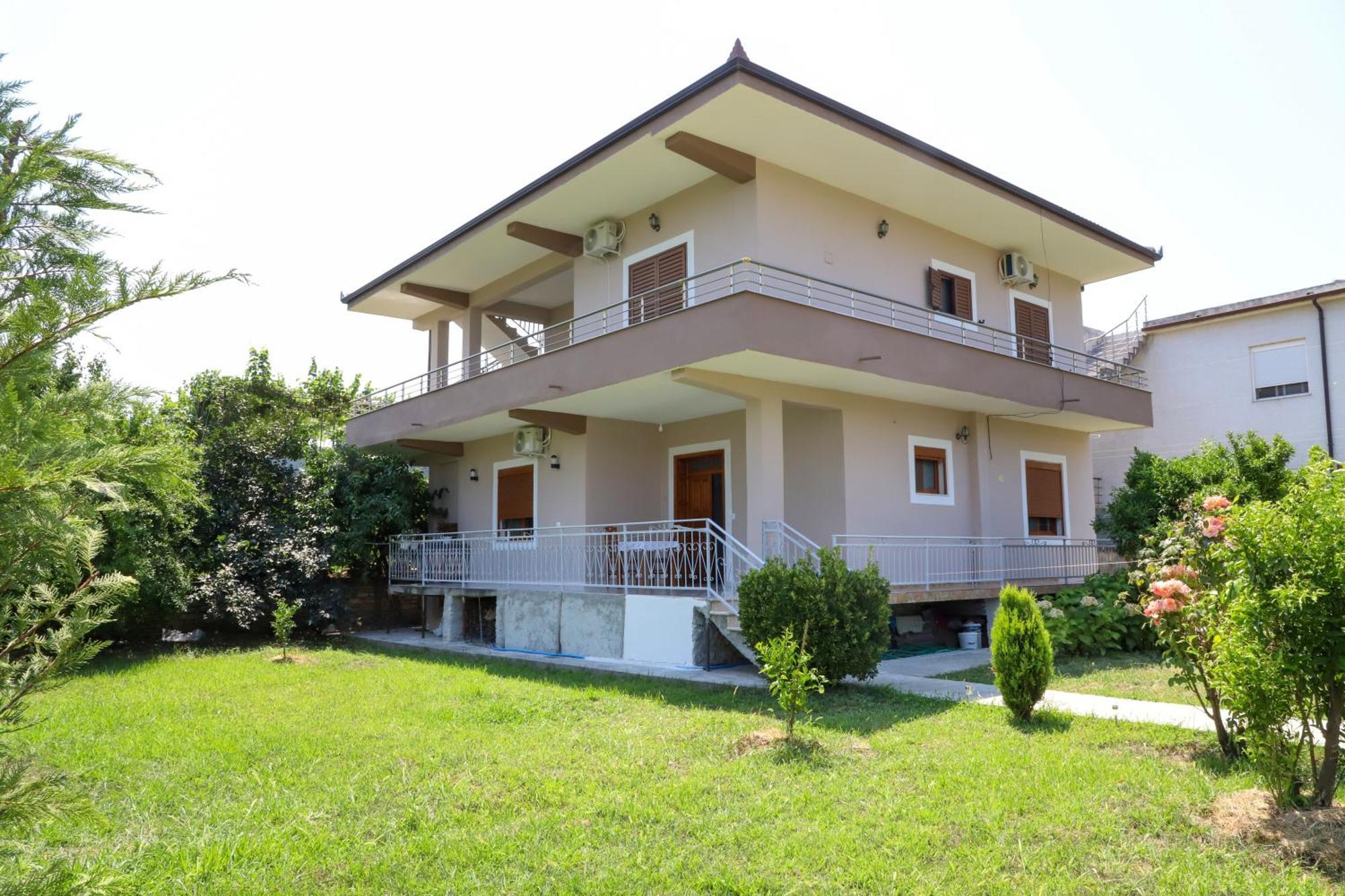 Villa Fjorentin Μπεράτ Εξωτερικό φωτογραφία