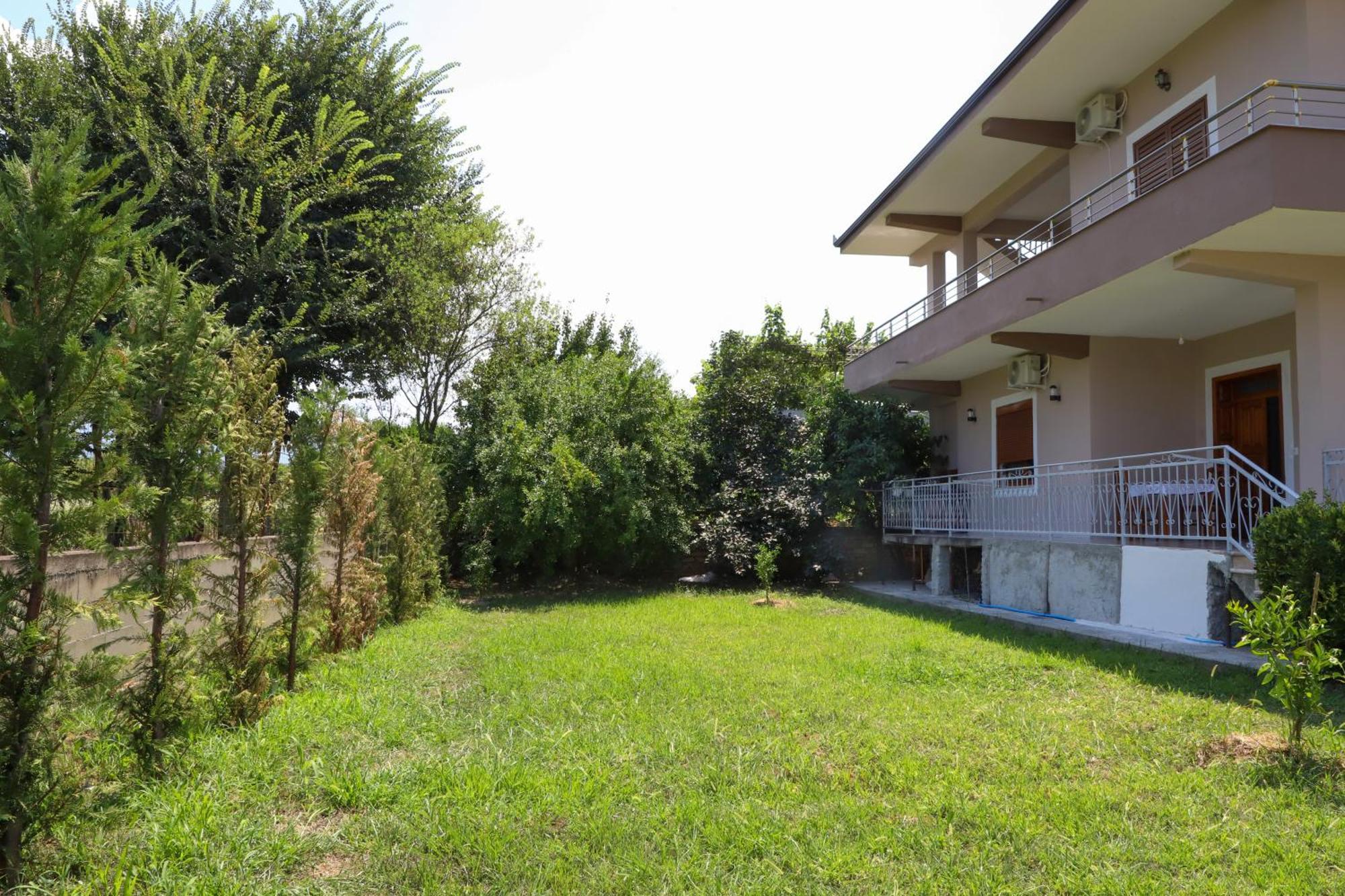 Villa Fjorentin Μπεράτ Εξωτερικό φωτογραφία