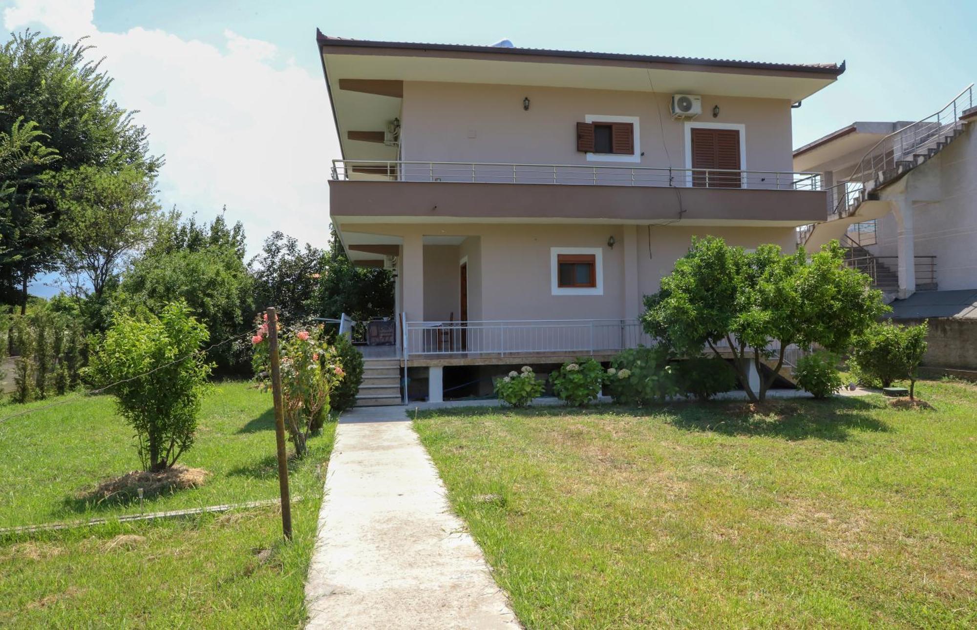 Villa Fjorentin Μπεράτ Εξωτερικό φωτογραφία